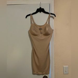 Maidenform Shapewear Comfort Devotion Full Slip 2039 in Nude/Beige.